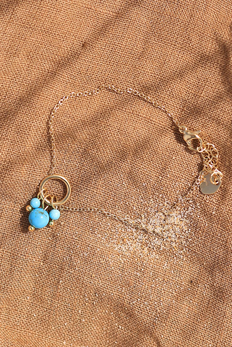 Fine Gold Chain Bracelet with Turquoise Pearl Pendent