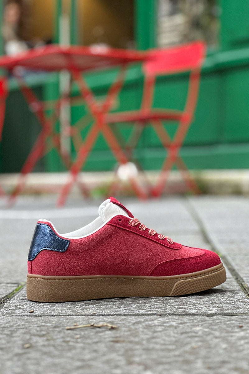 Red Vintage Star Sporty Sneakers
