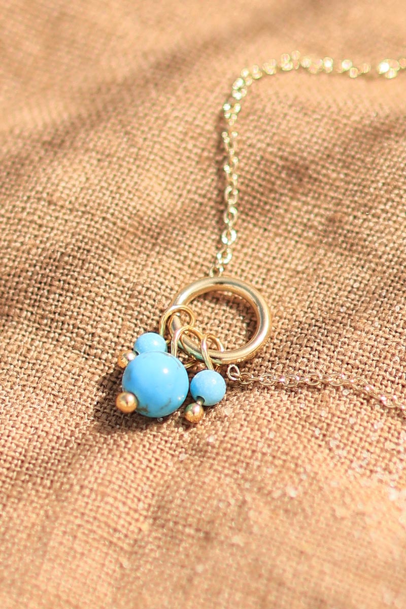 Fine Gold Chain Bracelet with Turquoise Pearl Pendent