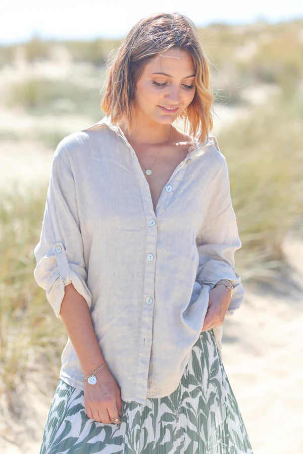 Beige linen shirt with mother of pearl buttons