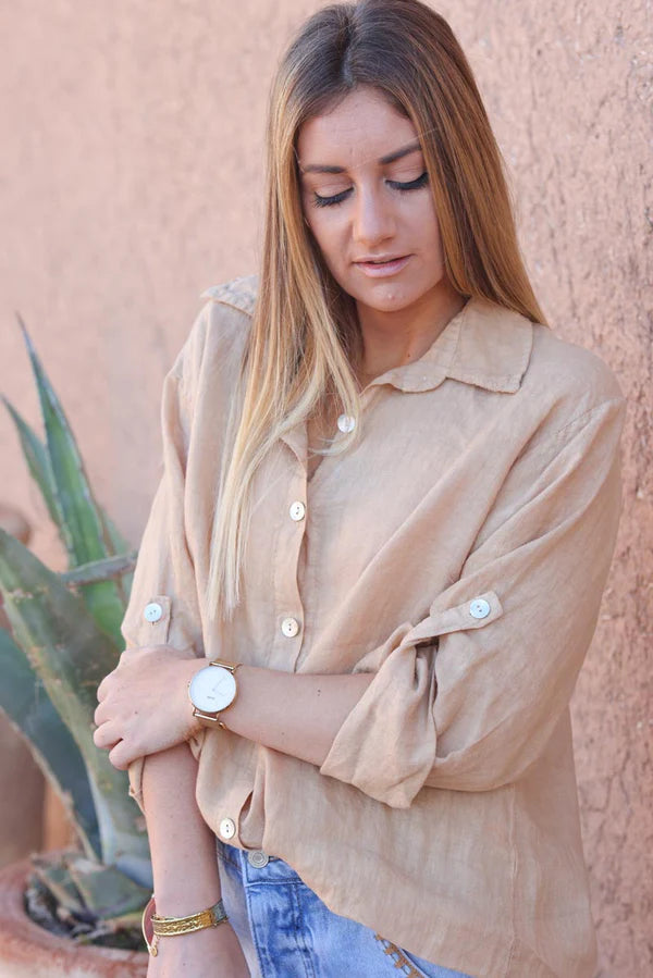 Caramel linen shirt with mother of pearl buttons