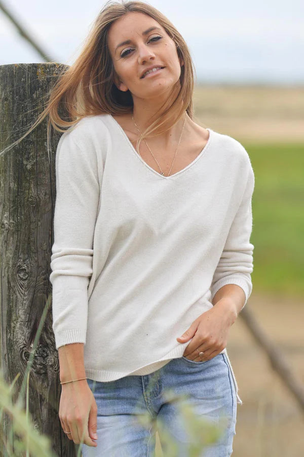 Ecru soft basic V-neck sweater