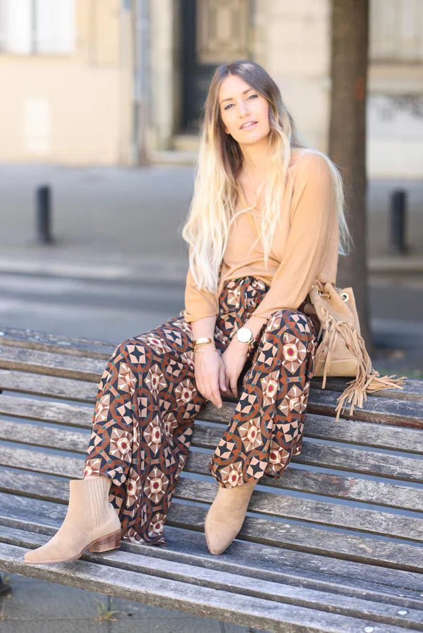 Floaty black rosette print pants