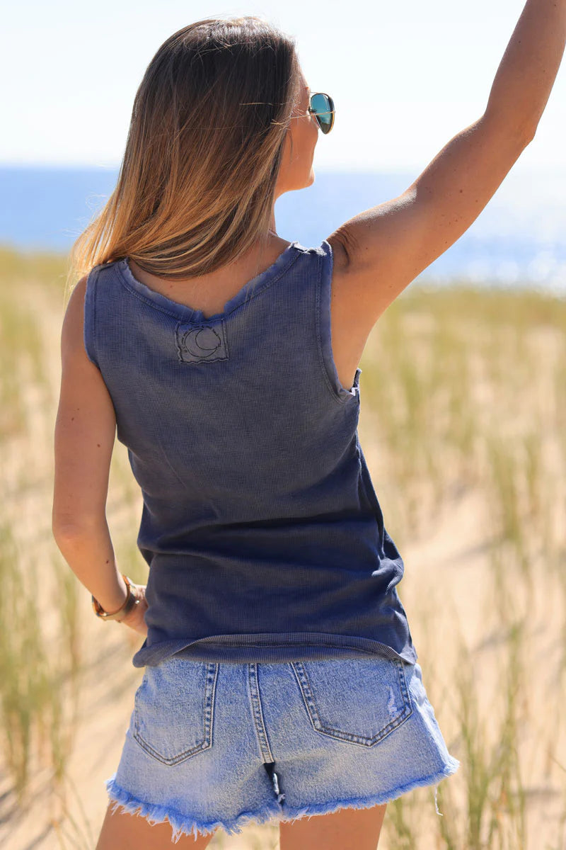 Navy blue ribbed tank top ‘ILY to the moon and back’