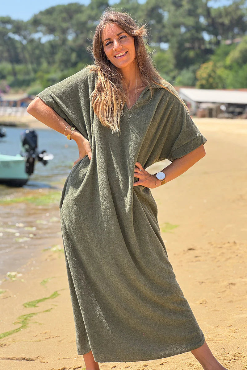 Robe polo longue en éponge souple kaki
