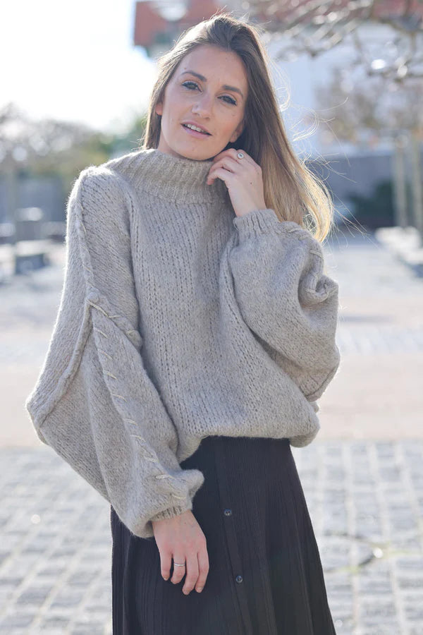 Oversized chunky Knit Sweater in Beige with Gold Seam Stitching detail